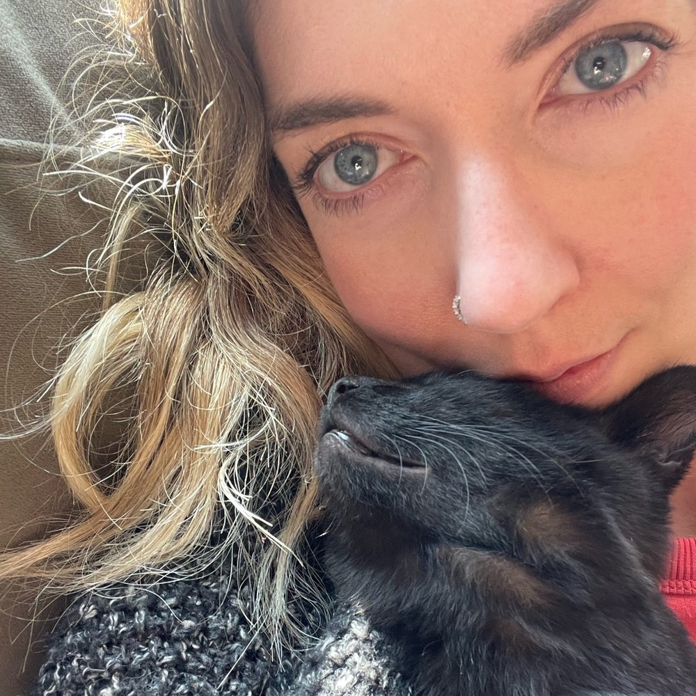 Meet your Posher, Emily - Picture 4 of 5